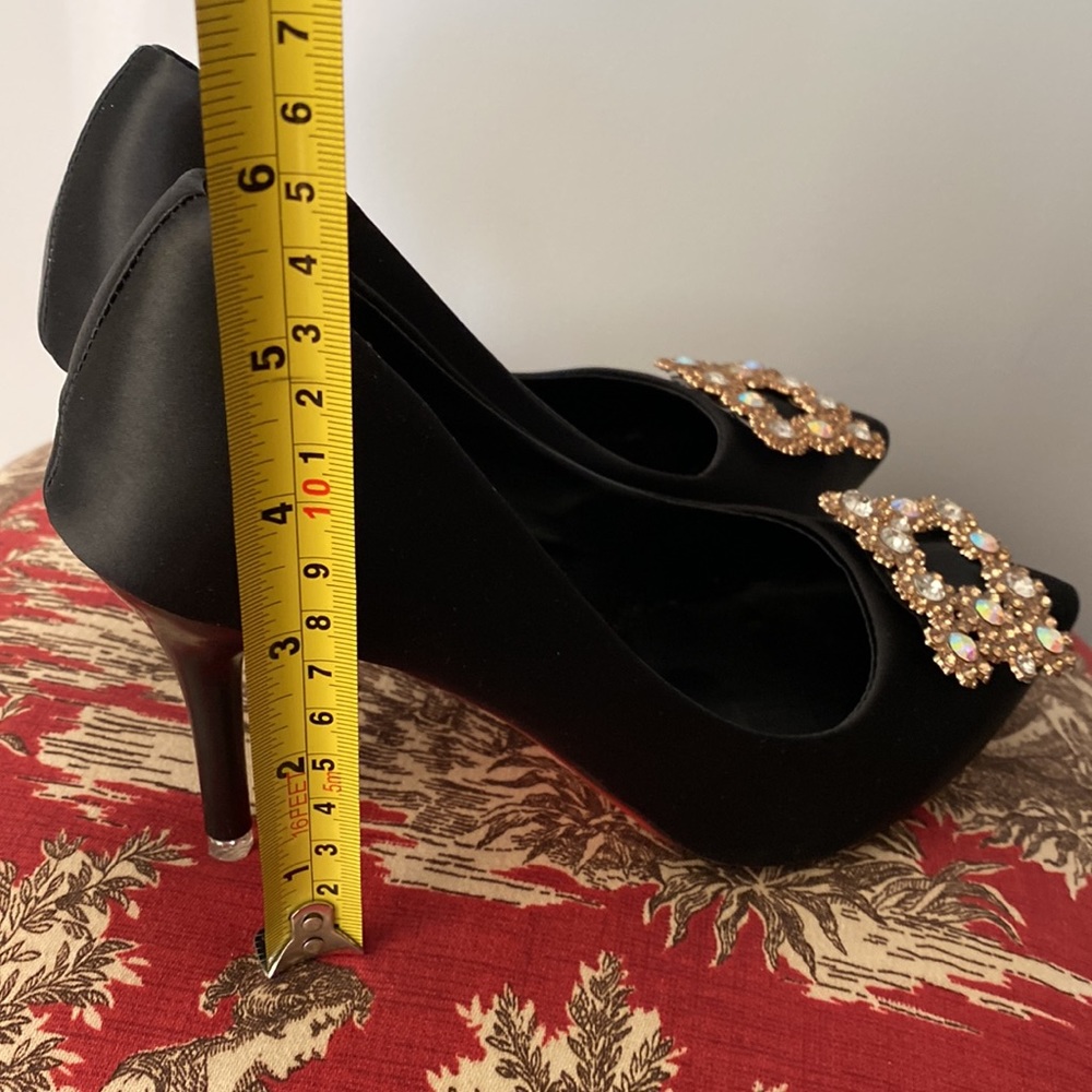 ๐ธ GORGEOUS HEELS - Picture 11 of 12
